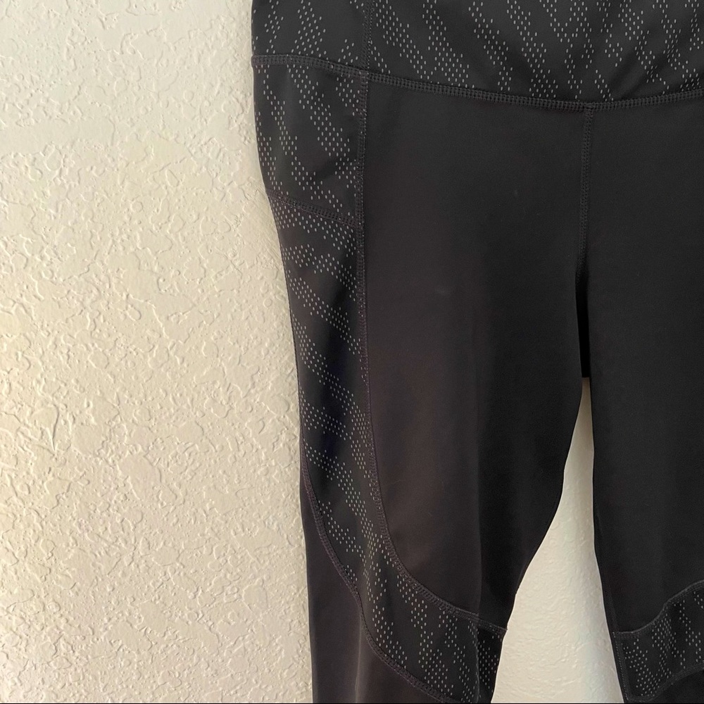Adidas climalite Capri leggings. - Picture 6 of 12